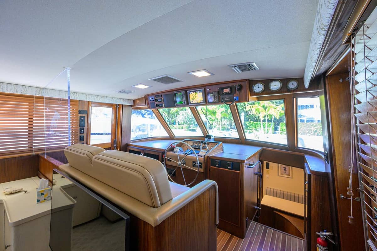 1987 Hatteras 63 Motor Yacht "Phantom" photo 15