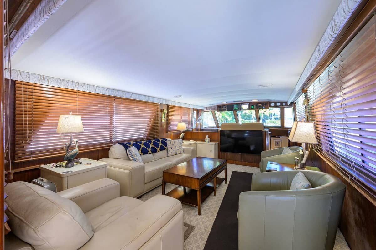 1987 Hatteras 63 Motor Yacht "Phantom" photo 2