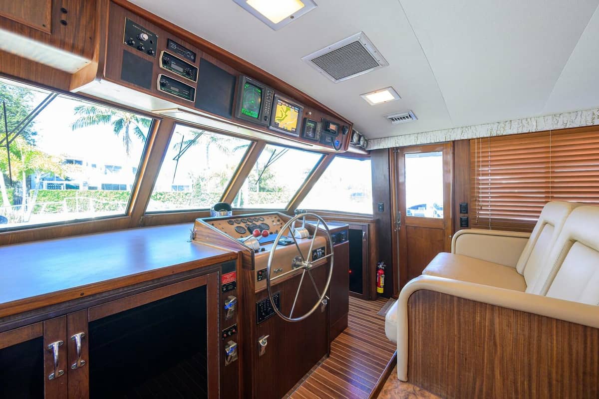 1987 Hatteras 63 Motor Yacht "Phantom" photo 21