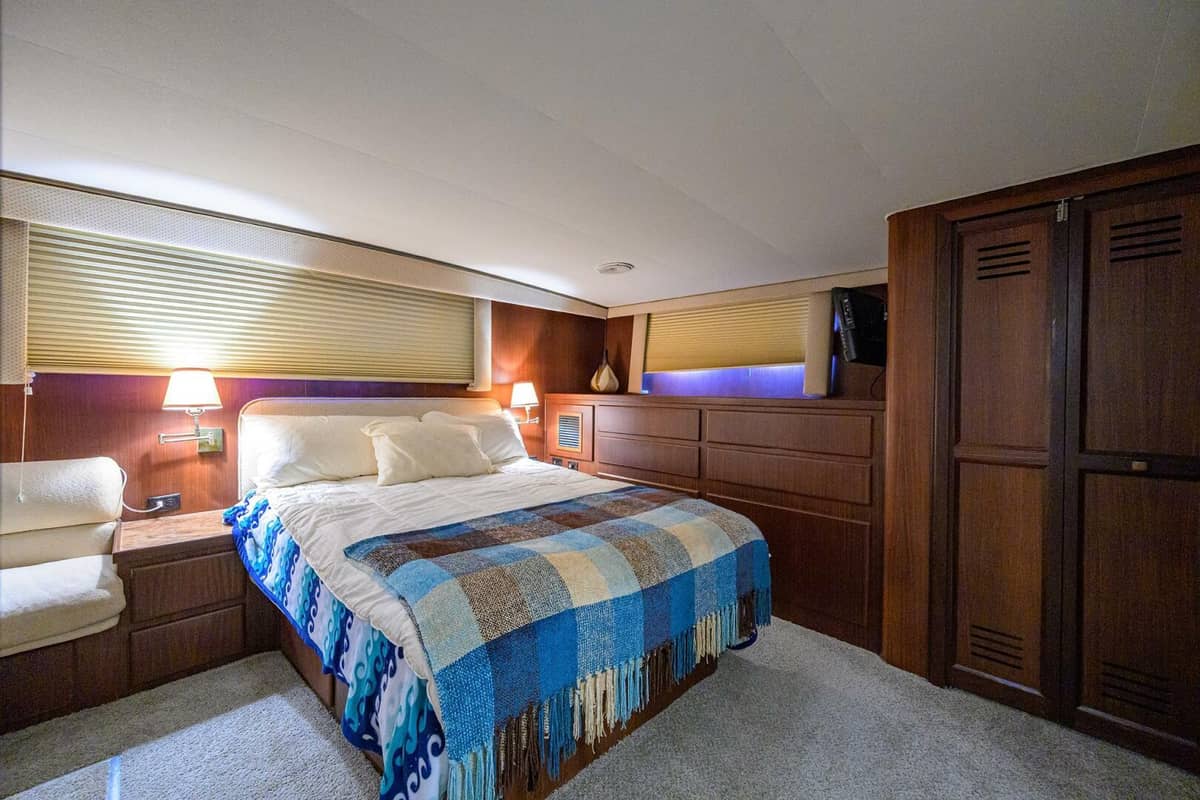 1987 Hatteras 63 Motor Yacht "Phantom" photo 24