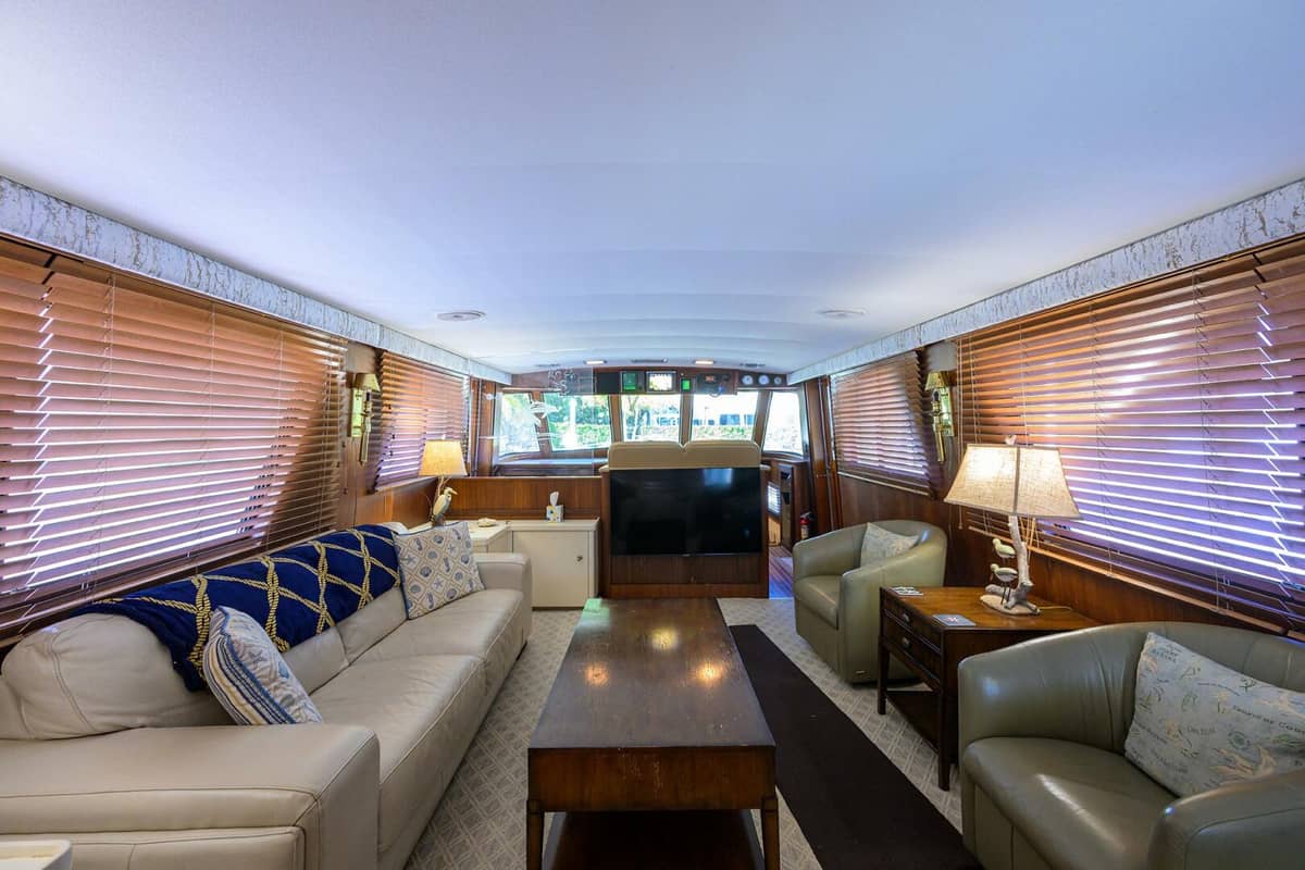 1987 Hatteras 63 Motor Yacht "Phantom" photo 4