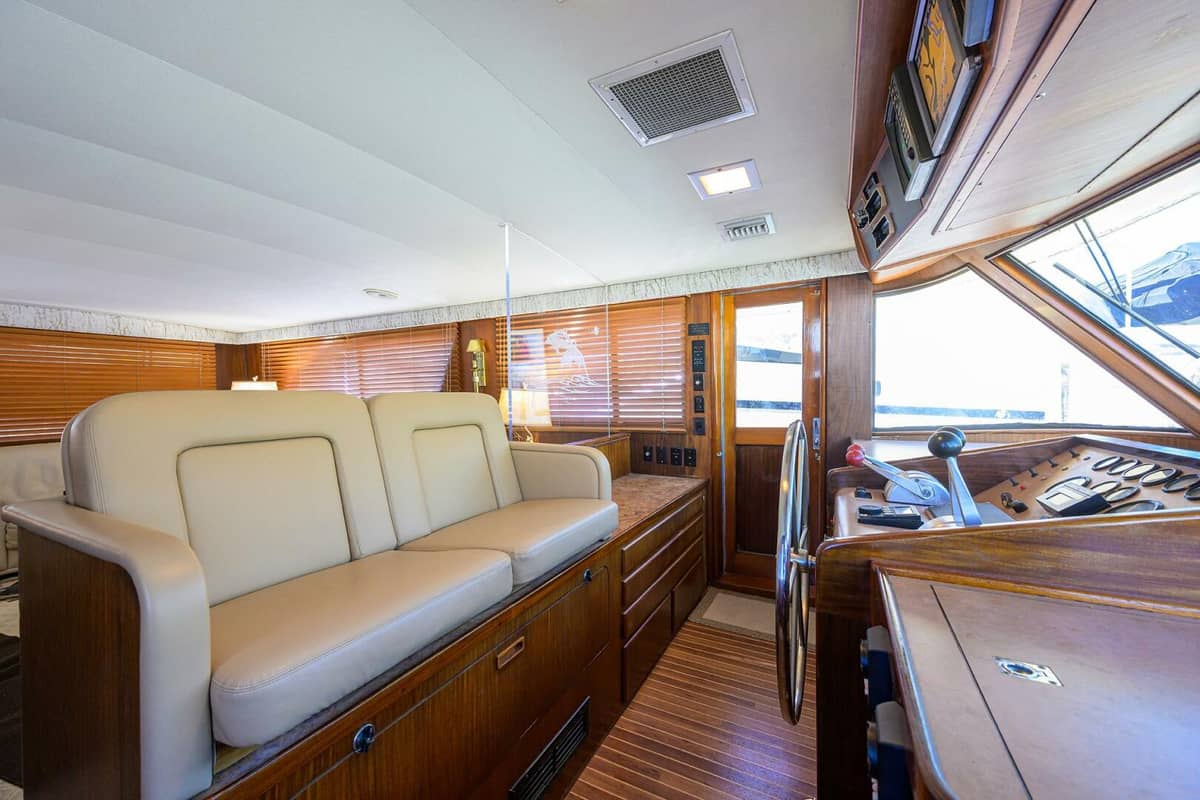 1987 Hatteras 63 Motor Yacht "Phantom" photo 19