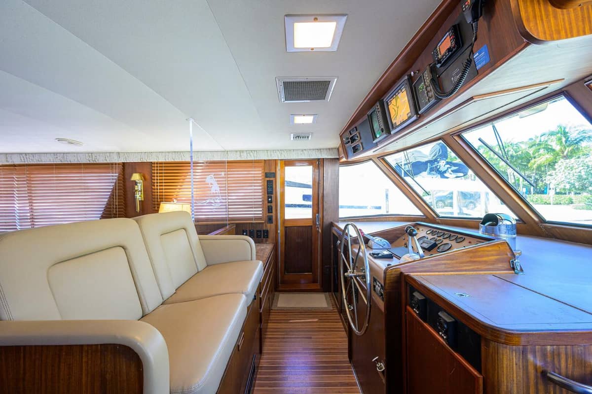 1987 Hatteras 63 Motor Yacht "Phantom" photo 17