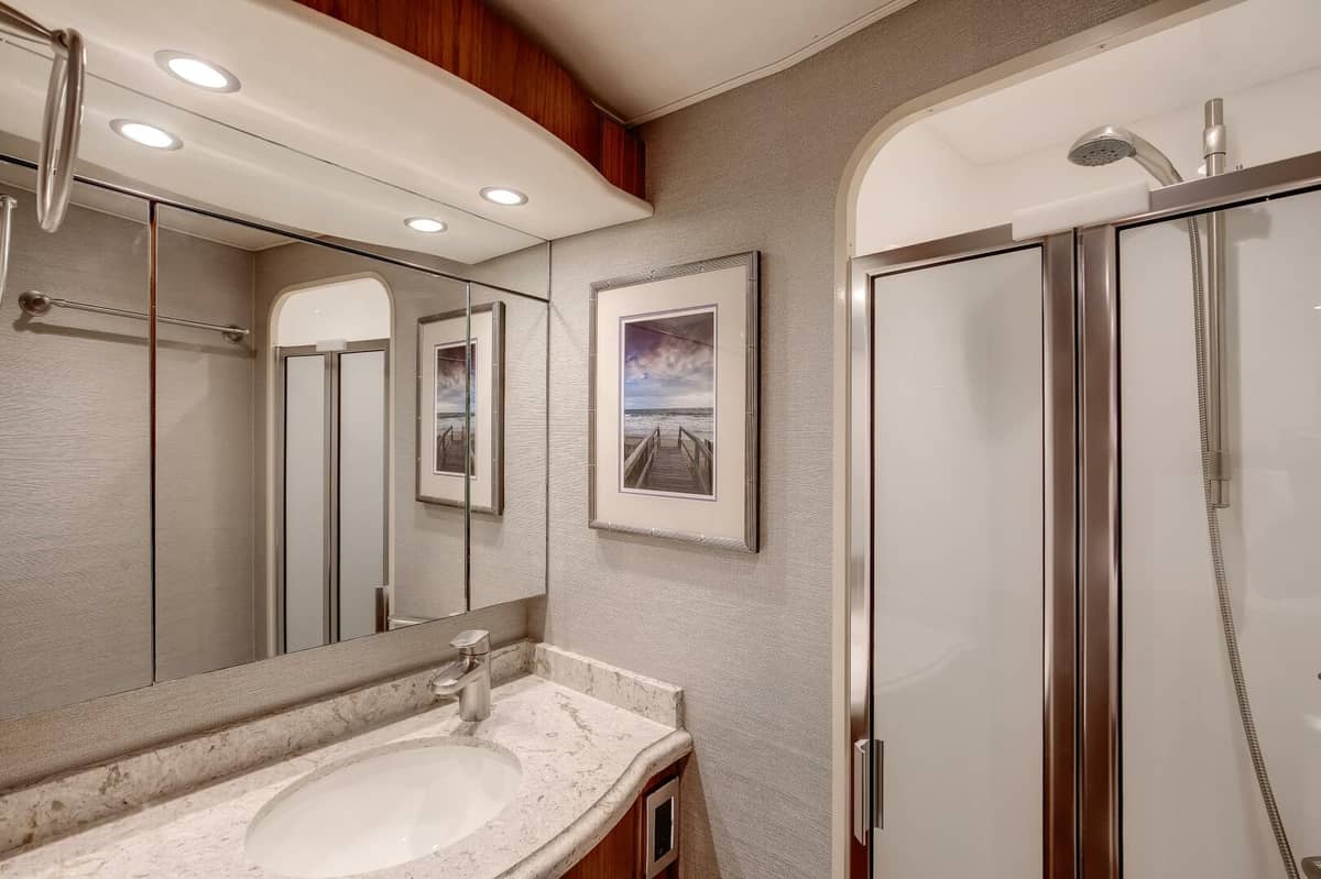 2019 Viking 62 Convertible "On the Edge III" photo 9