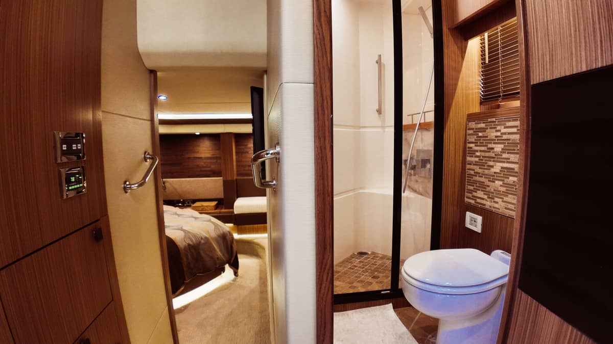 2016 Sea Ray L590 Fly "INCOGNITO" photo 15