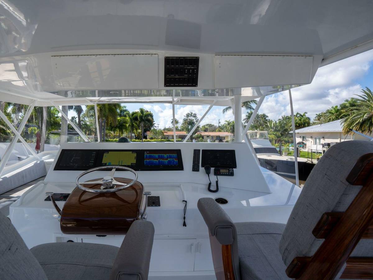 1998 Viking 58 Convertible "BAREFOOT" photo 7