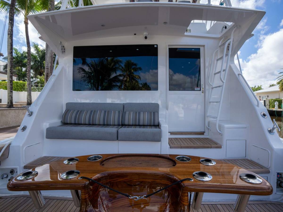 1998 Viking 58 Convertible "BAREFOOT" photo 14