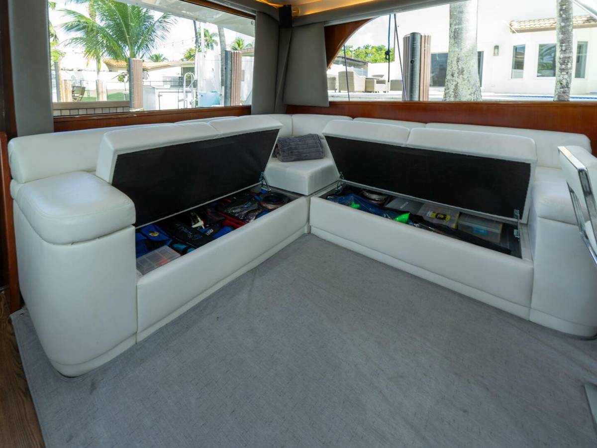 1998 Viking 58 Convertible "BAREFOOT" photo 19