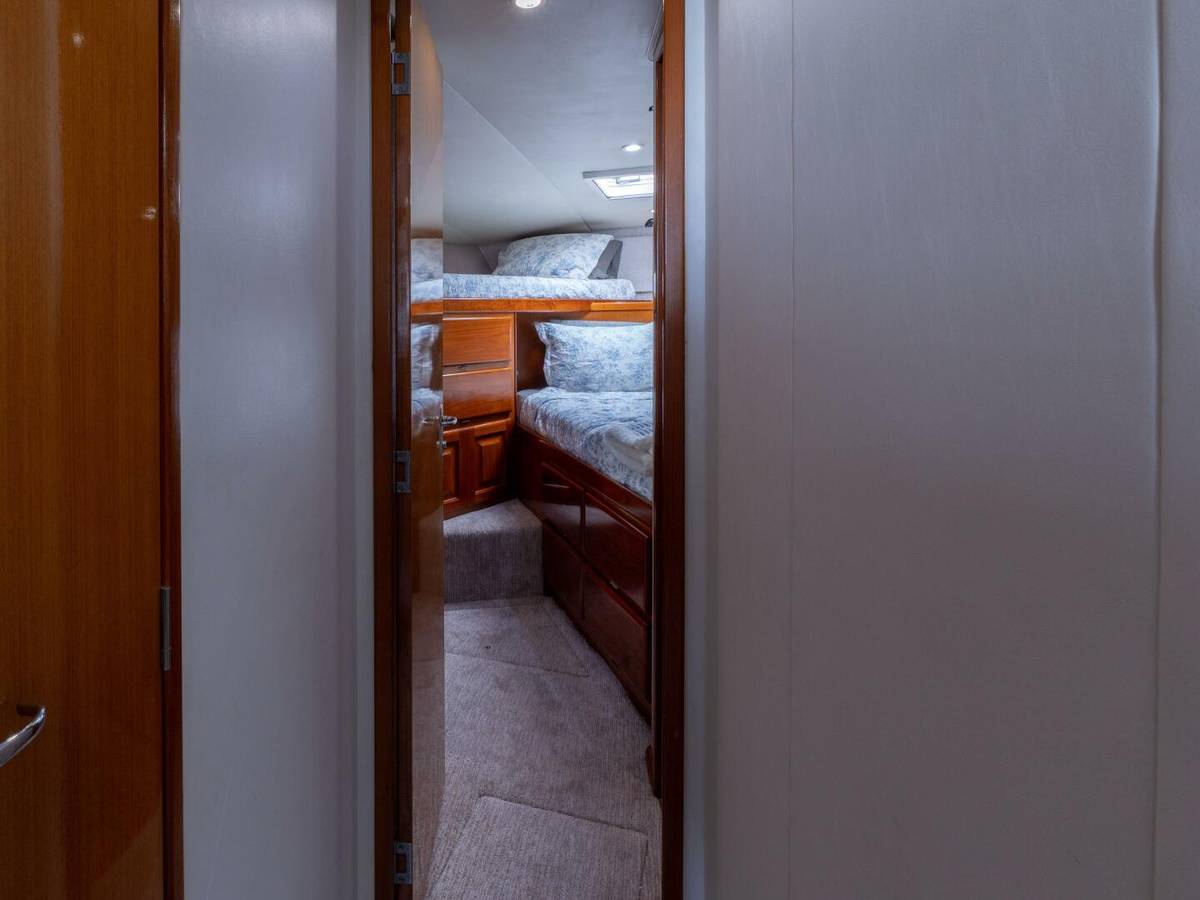 1998 Viking 58 Convertible "BAREFOOT" photo 35