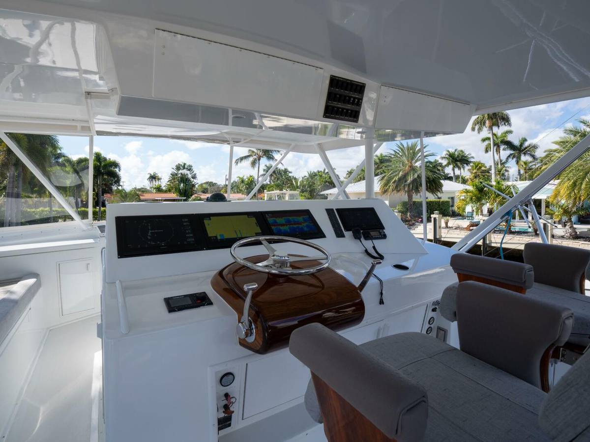 1998 Viking 58 Convertible "BAREFOOT" photo 8