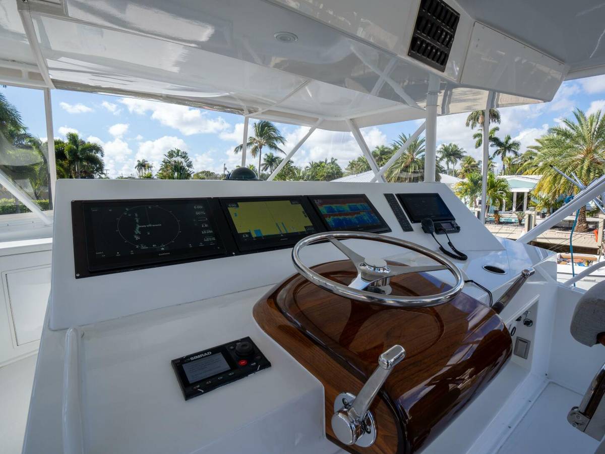 1998 Viking 58 Convertible "BAREFOOT" photo 9