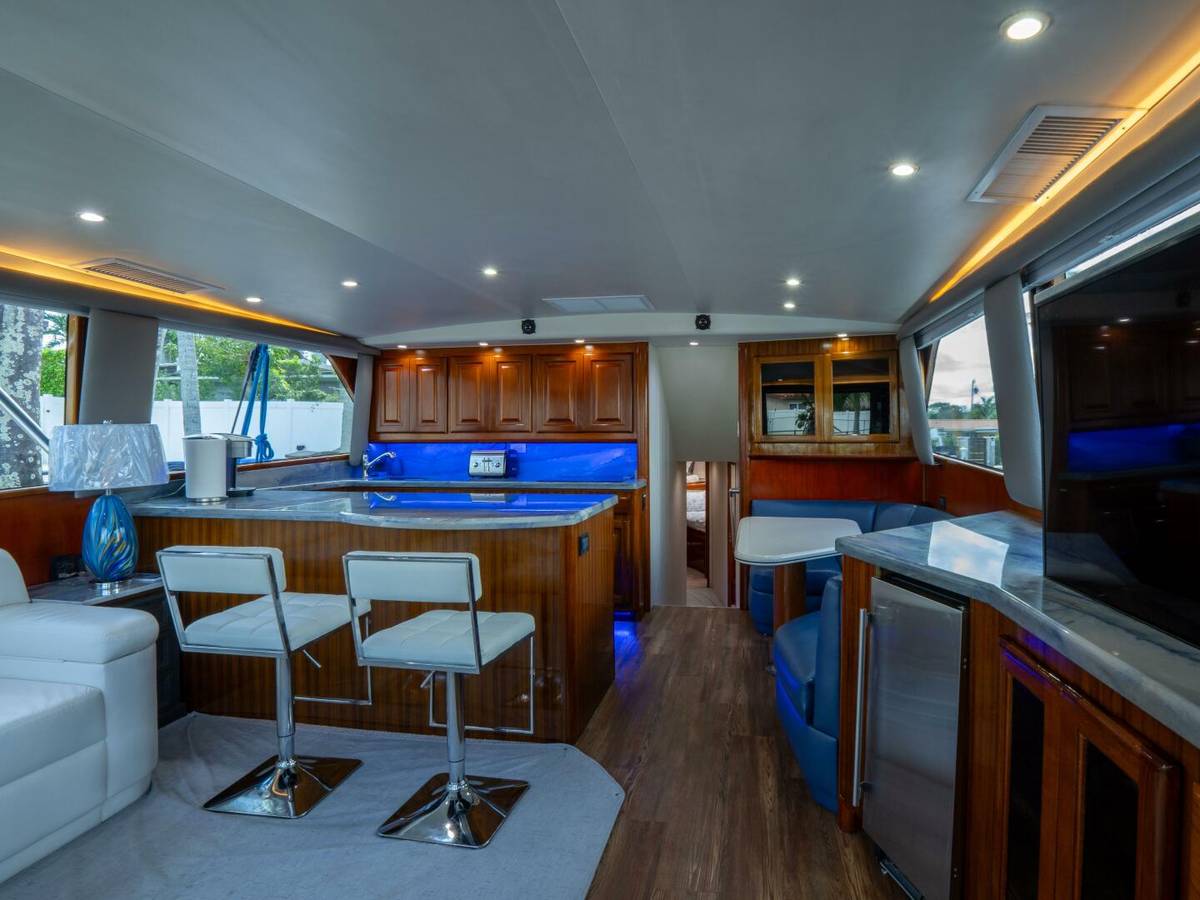 1998 Viking 58 Convertible "BAREFOOT" photo 20