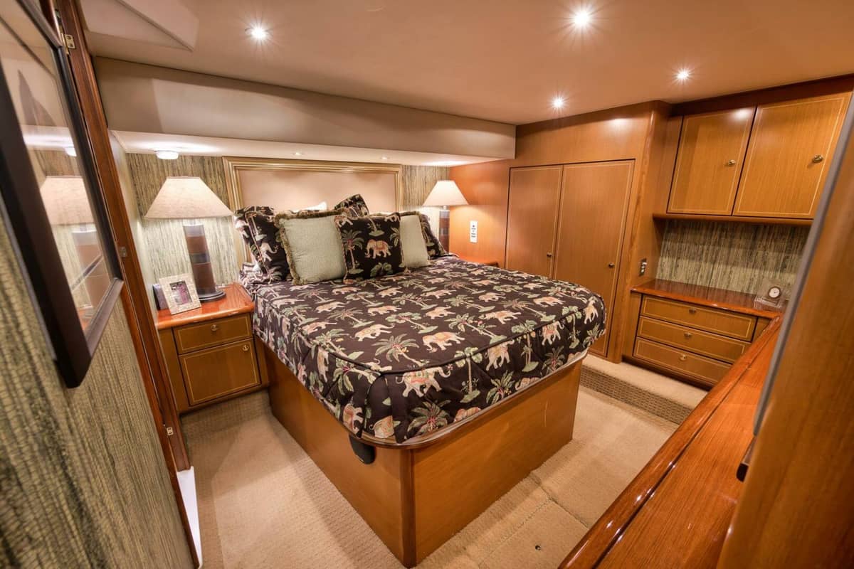 2004 Ocean Yachts 57 Enclosed Bridge Convertible "Positive Attitude" photo 9