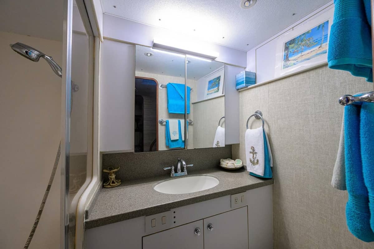 2001 Ocean Yachts 56 Super Sport "MEMBERS ONLY" photo 54
