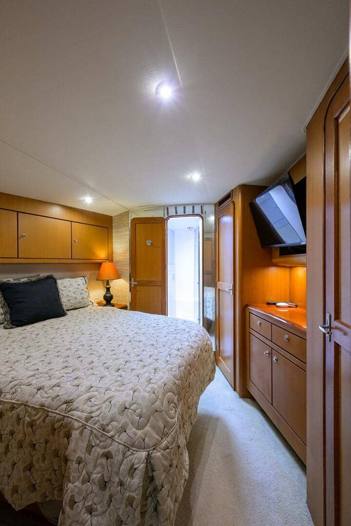 2001 Ocean Yachts 56 Super Sport "MEMBERS ONLY" photo 32