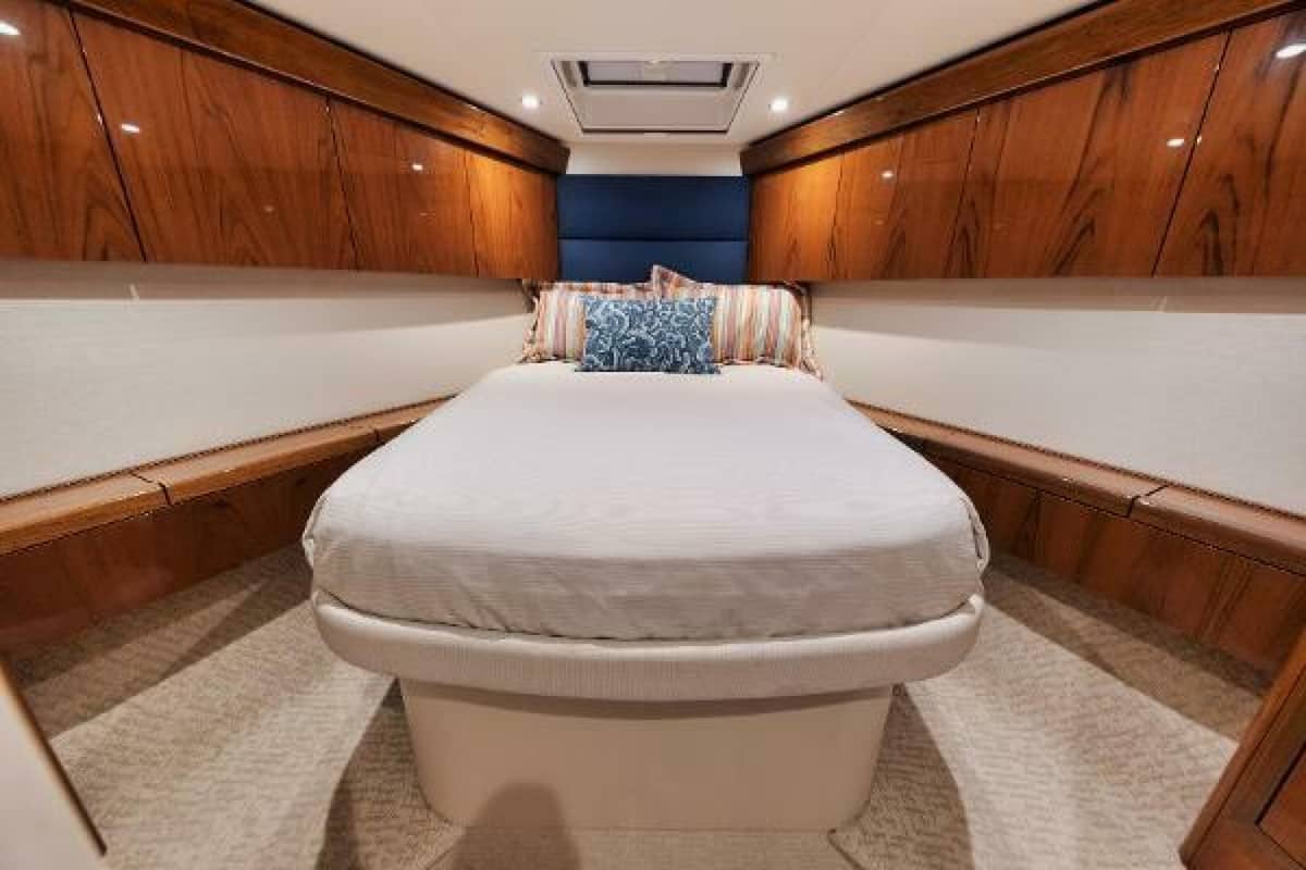 2018 Hatteras GT54 "5 J’s" photo 24