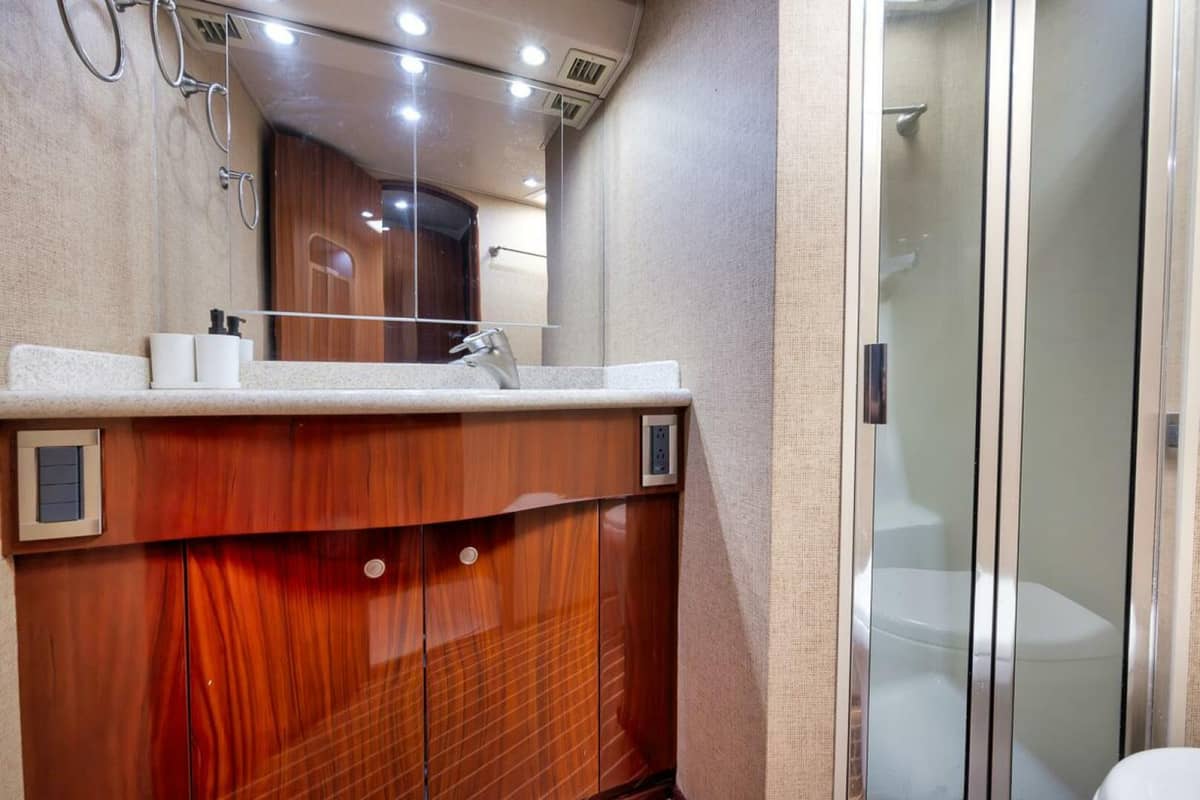 2007 Viking 52 Sport Coupe "Smooth Operator" photo 39