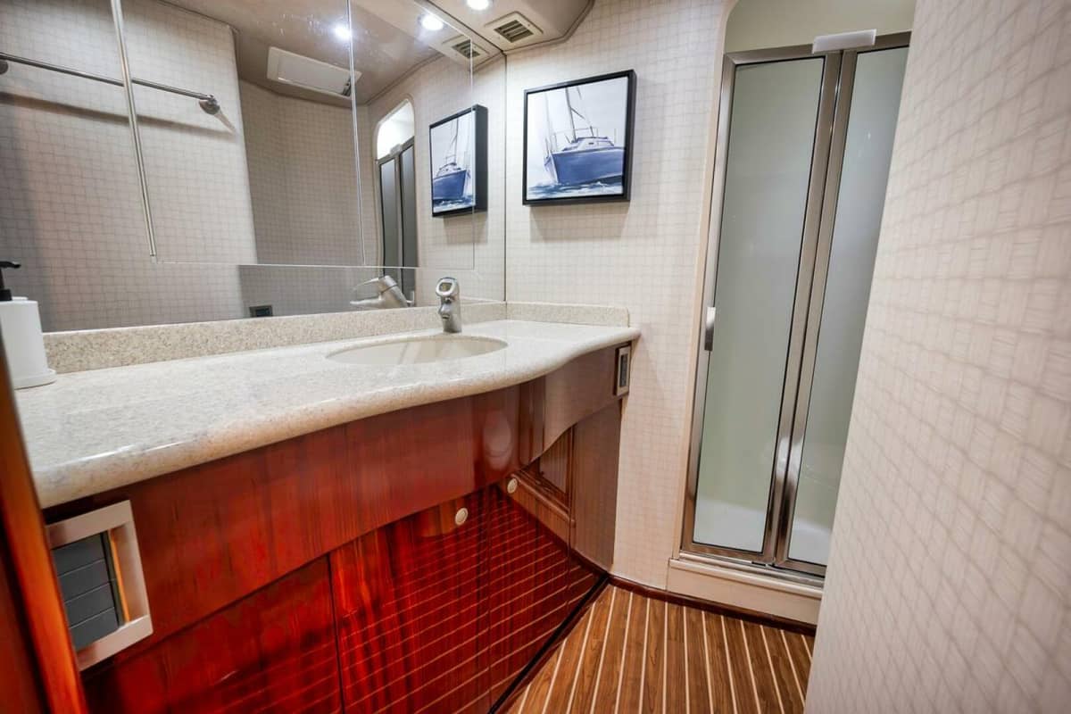 2007 Viking 52 Sport Coupe "Smooth Operator" photo 32