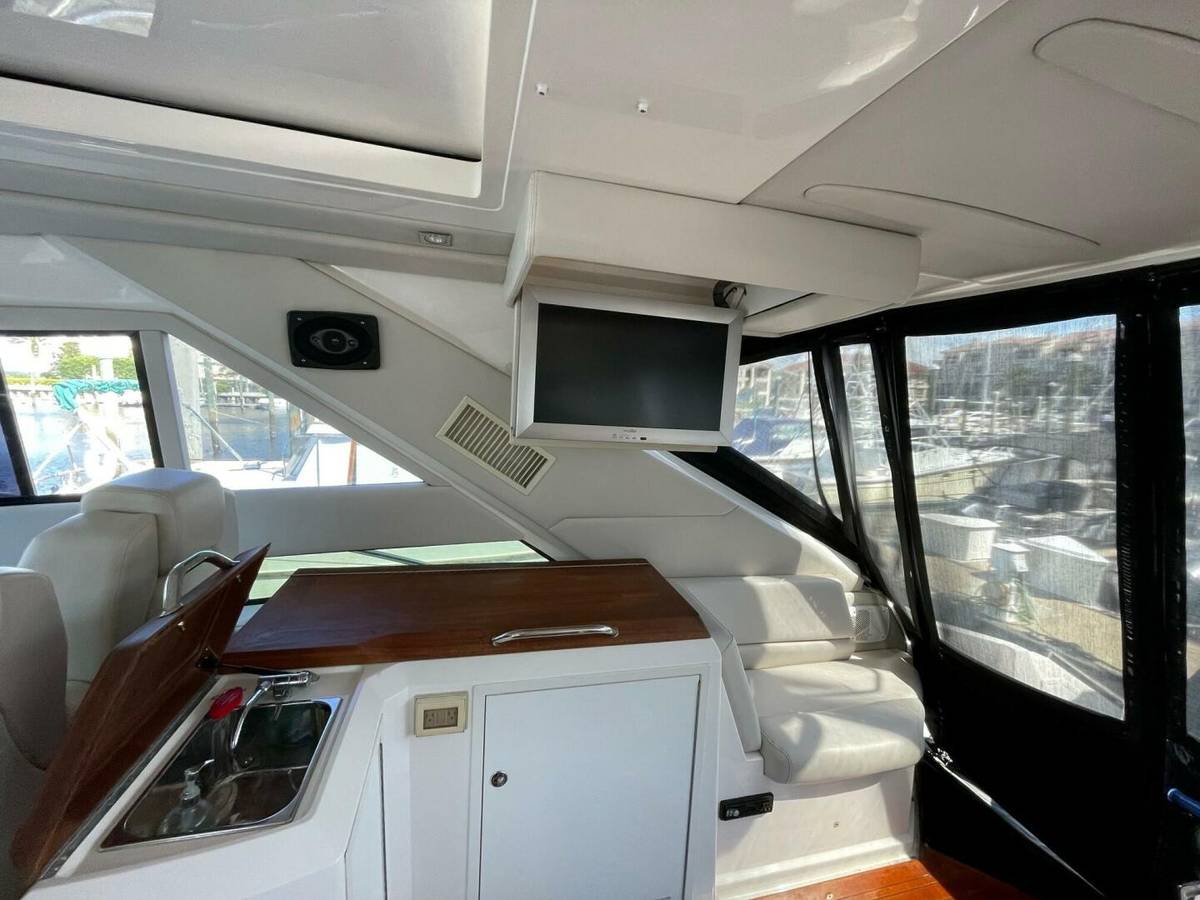 2009 Regal 5260 Sport Coupe "Navygator" photo 14