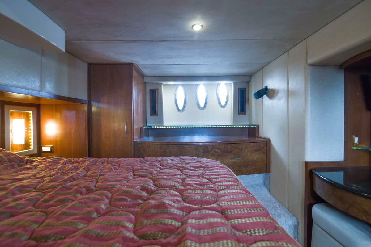 2009 Silverton 52 Ovation "IMMERSED" photo 52
