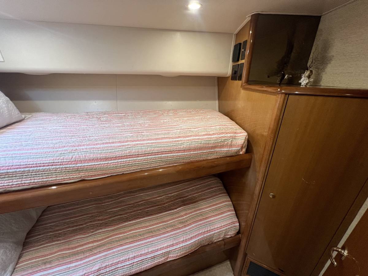 2003 Viking 52 Convertible "LET IT RAIN" photo 39