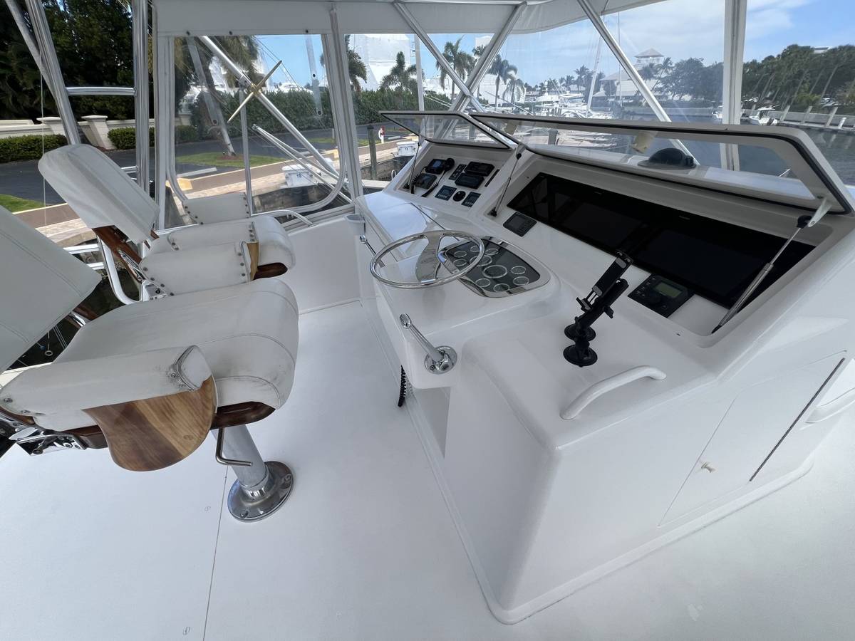 2003 Viking 52 Convertible "LET IT RAIN" photo 10