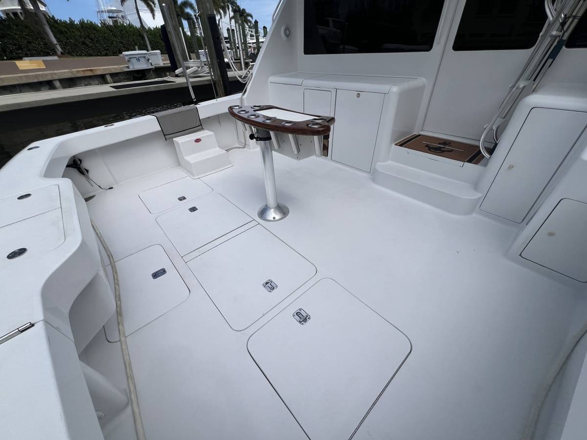 2003 Viking 52 Convertible "LET IT RAIN" photo 7