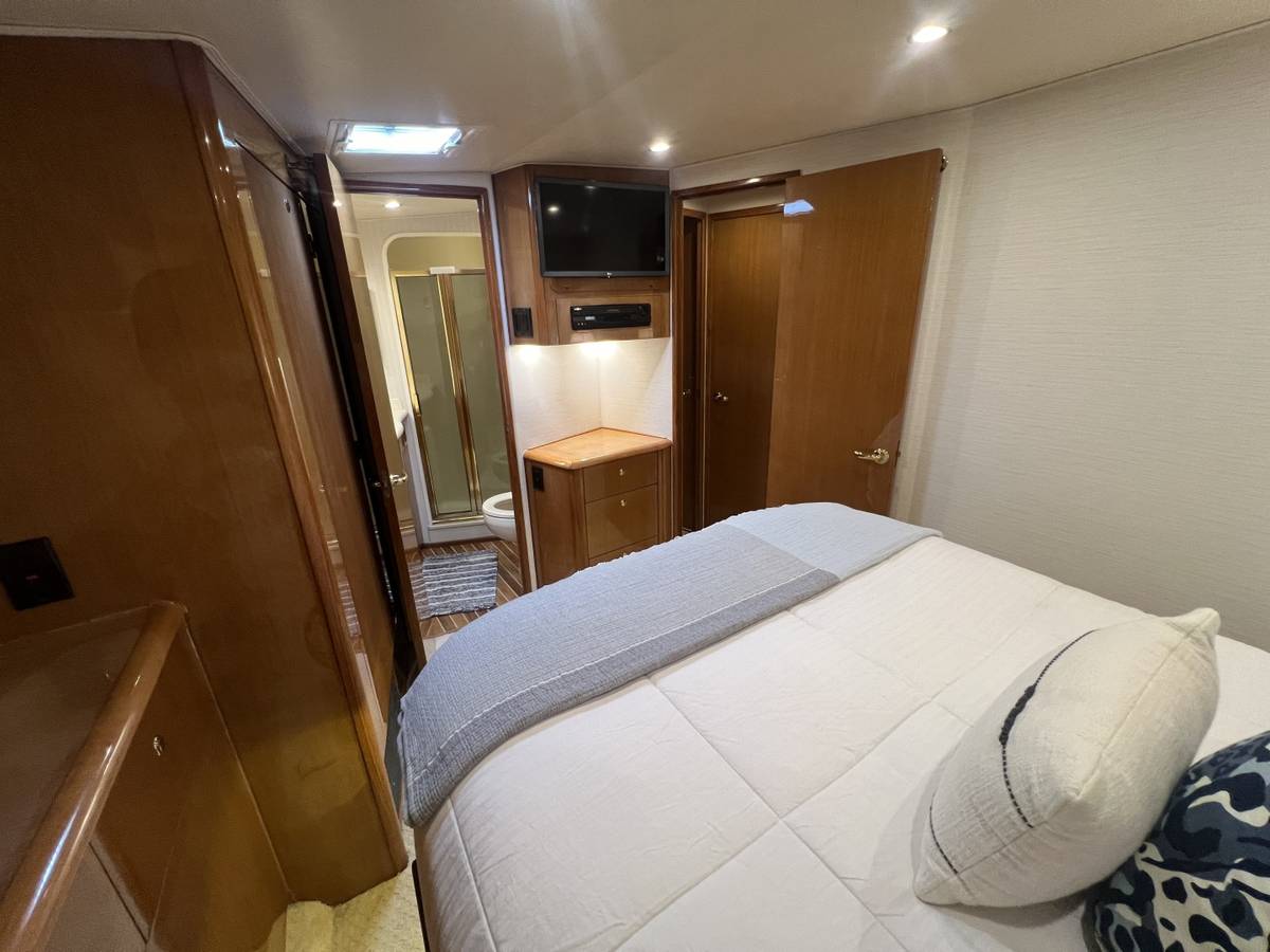 2003 Viking 52 Convertible "LET IT RAIN" photo 33