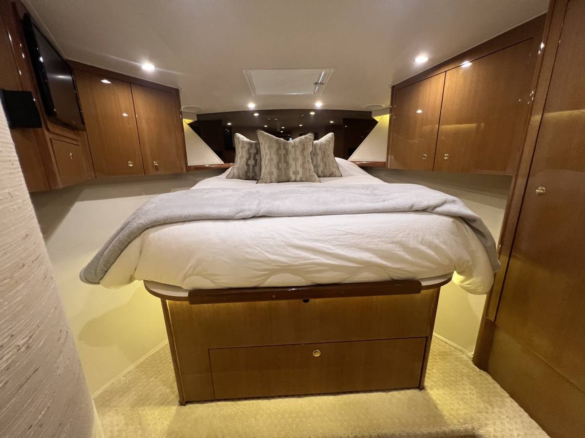 2003 Viking 52 Convertible "LET IT RAIN" photo 35