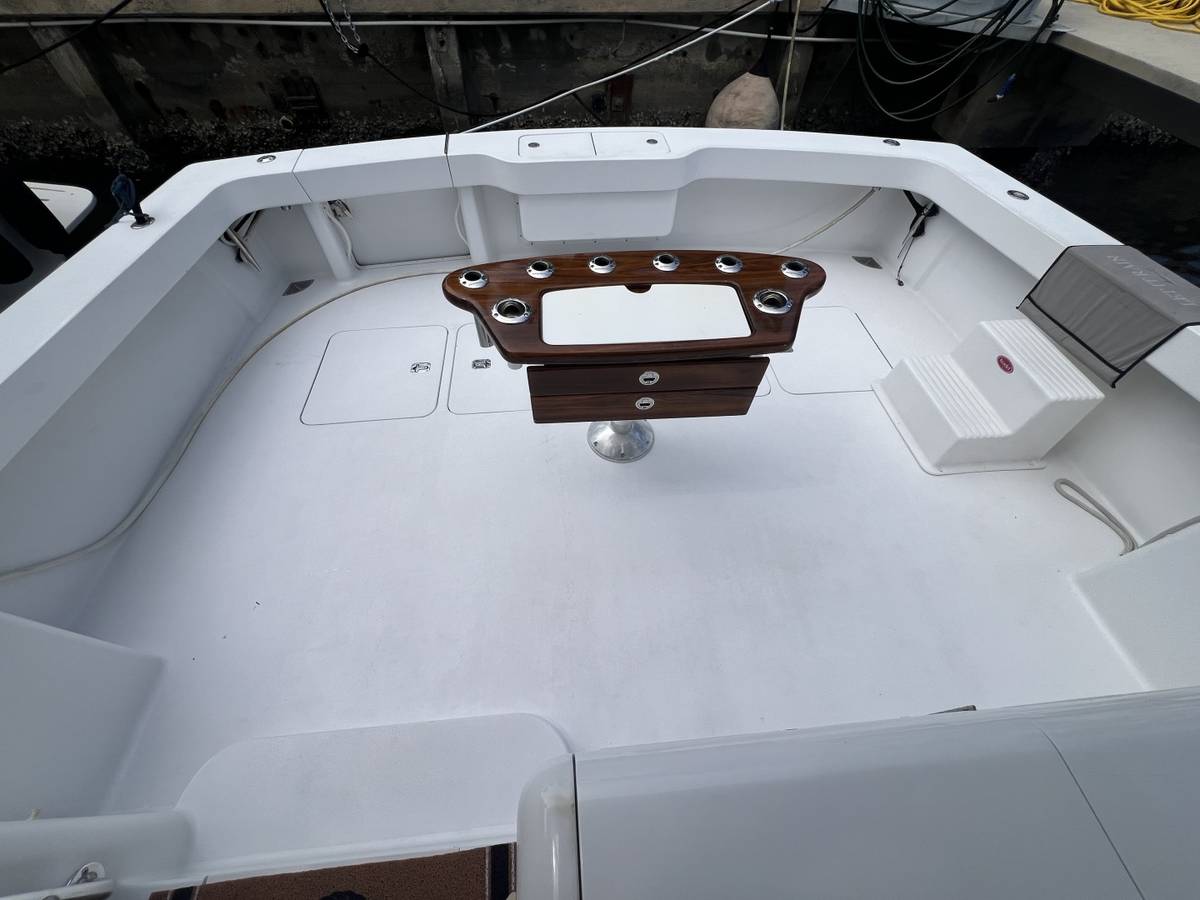 2003 Viking 52 Convertible "LET IT RAIN" photo 8