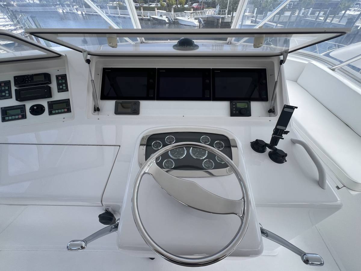 2003 Viking 52 Convertible "LET IT RAIN" photo 15