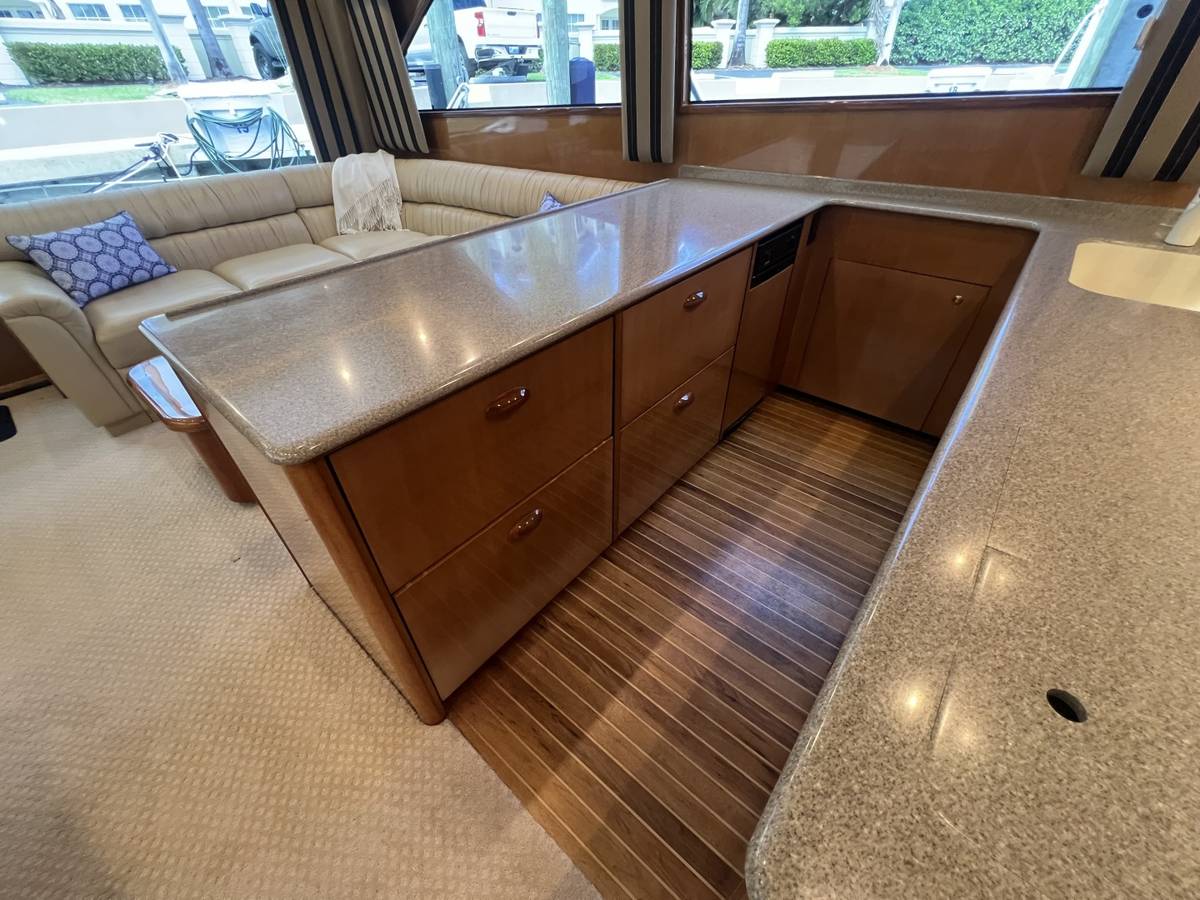2003 Viking 52 Convertible "LET IT RAIN" photo 25