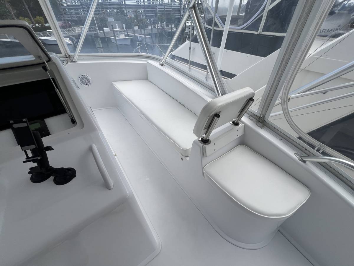 2003 Viking 52 Convertible "LET IT RAIN" photo 19