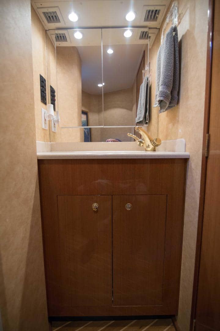 2001 Viking 50 Express "Tiger Six" photo 14