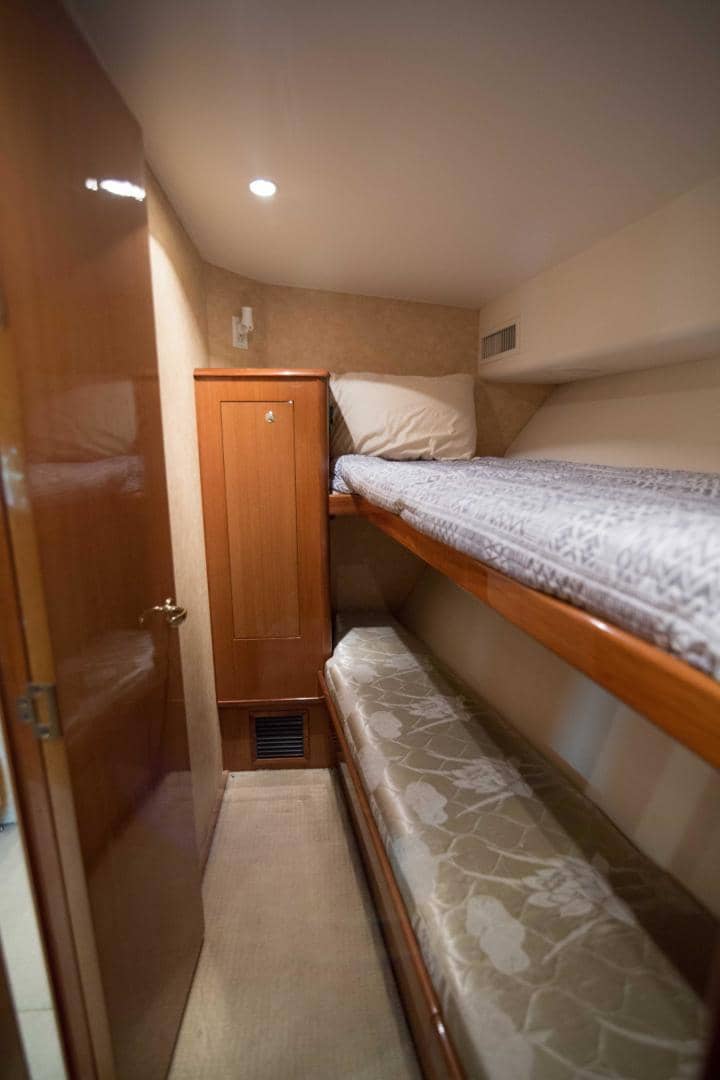 2001 Viking 50 Express "Tiger Six" photo 17