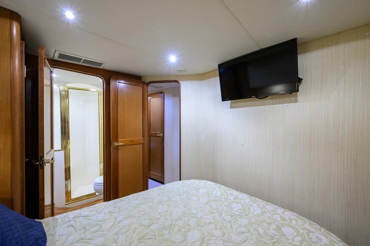 2004 Ocean Yachts 50 Super Sport "SUMMEREBEL" photo 9