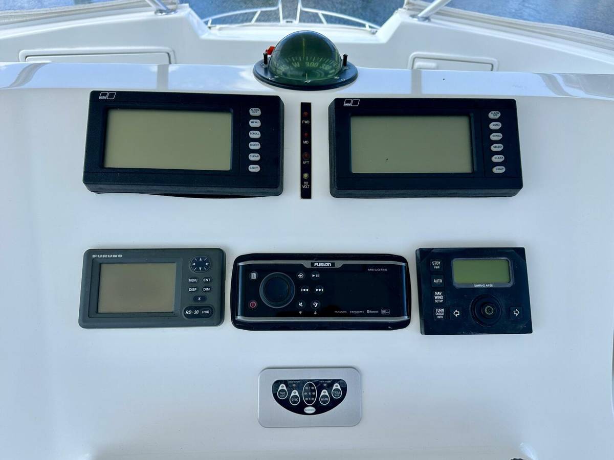 2005 Ocean Yachts 50 Super Sport "GOLD COAST" photo 11