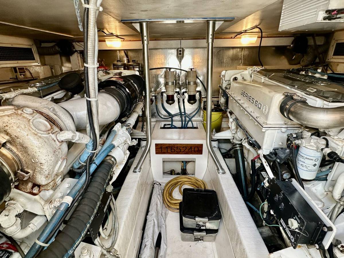 2005 Ocean Yachts 50 Super Sport "GOLD COAST" photo 35