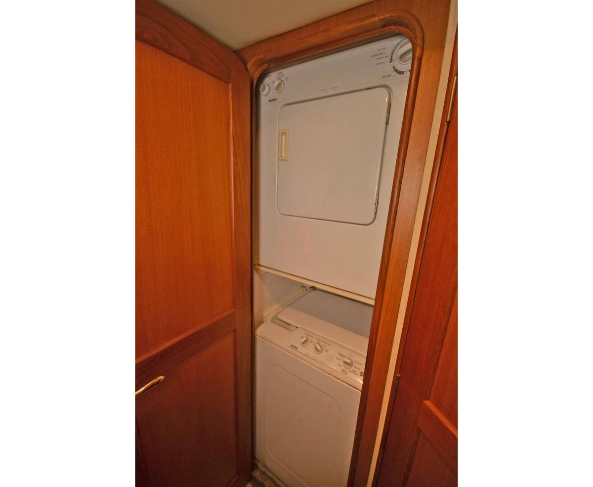 2005 Ocean Yachts 50 Super Sport "GOLD COAST" photo 32