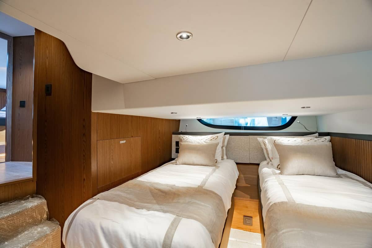 2025 ECLIPSE 505 Shadow "Gray Ghost" photo 18
