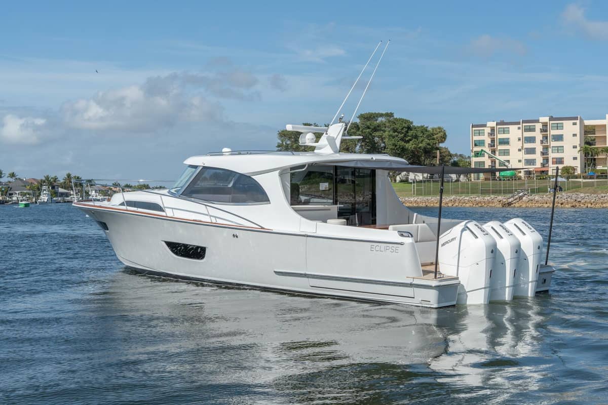 2025 ECLIPSE 505 Shadow "Gray Ghost" photo 6