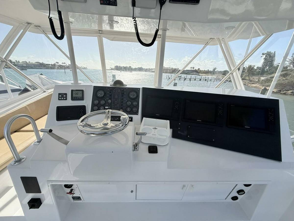 1992 Viking 50 Convertible "REEL LEGACY" photo 15