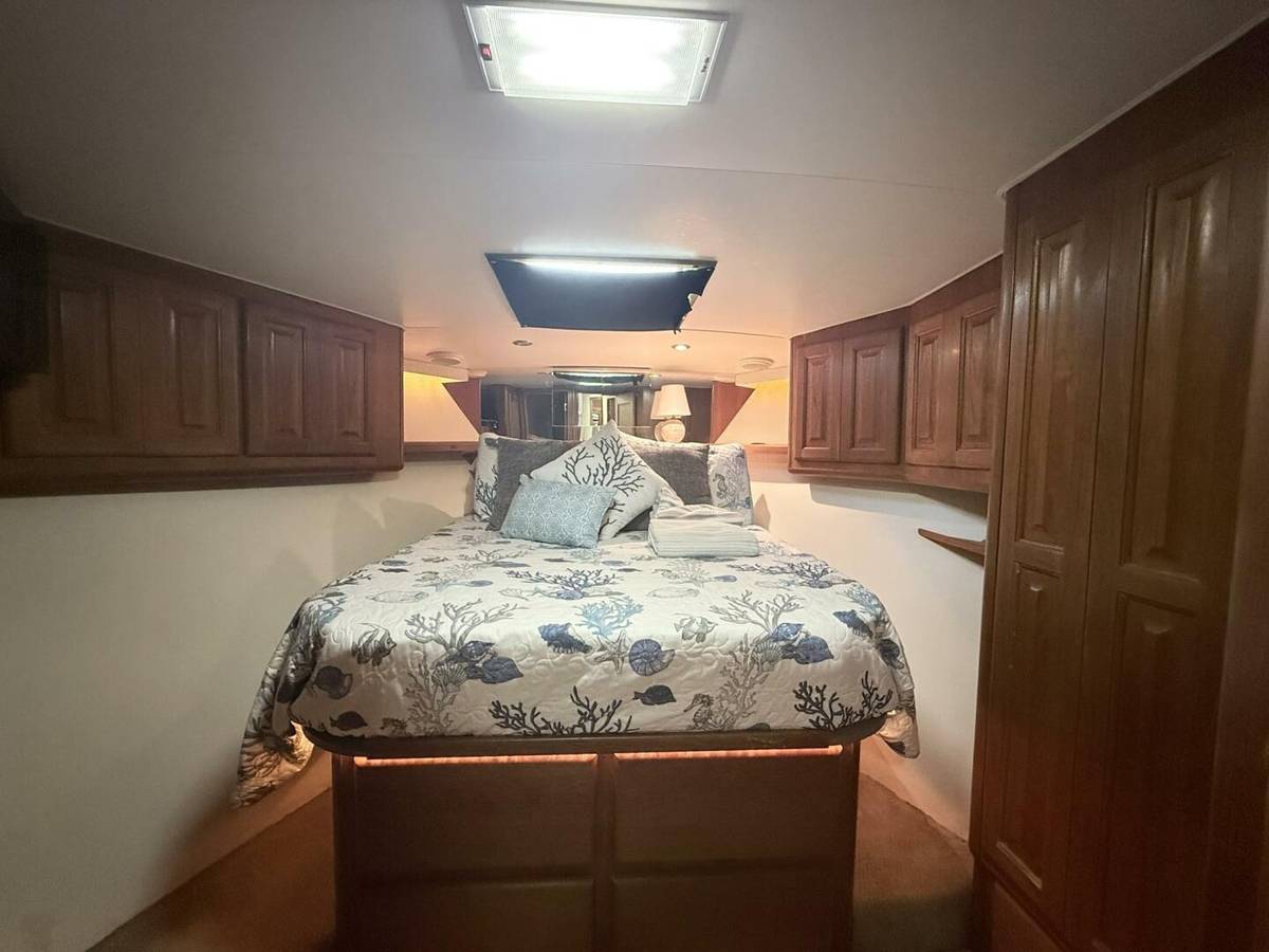 1992 Viking 50 Convertible "REEL LEGACY" photo 26