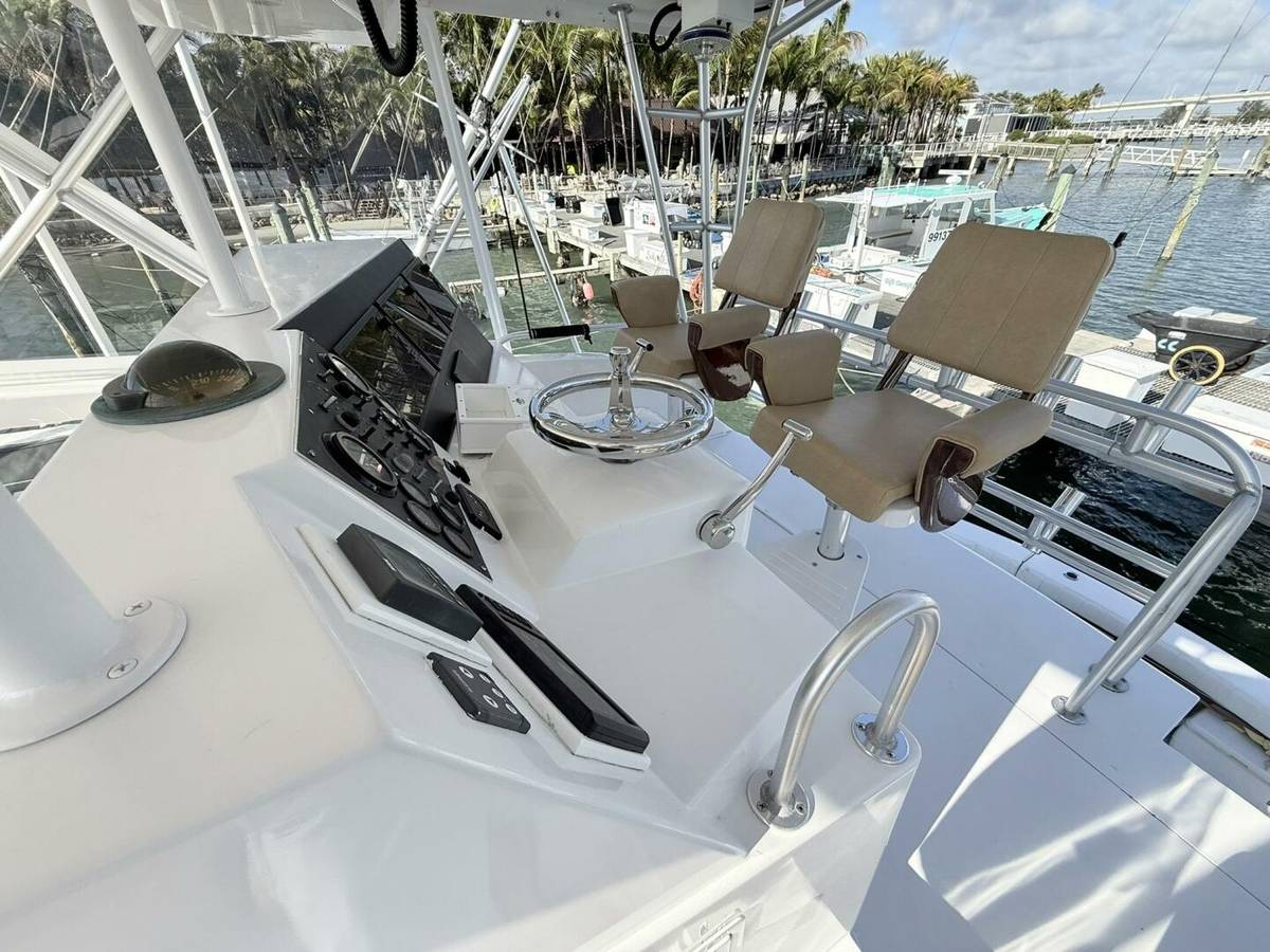 1992 Viking 50 Convertible "REEL LEGACY" photo 13