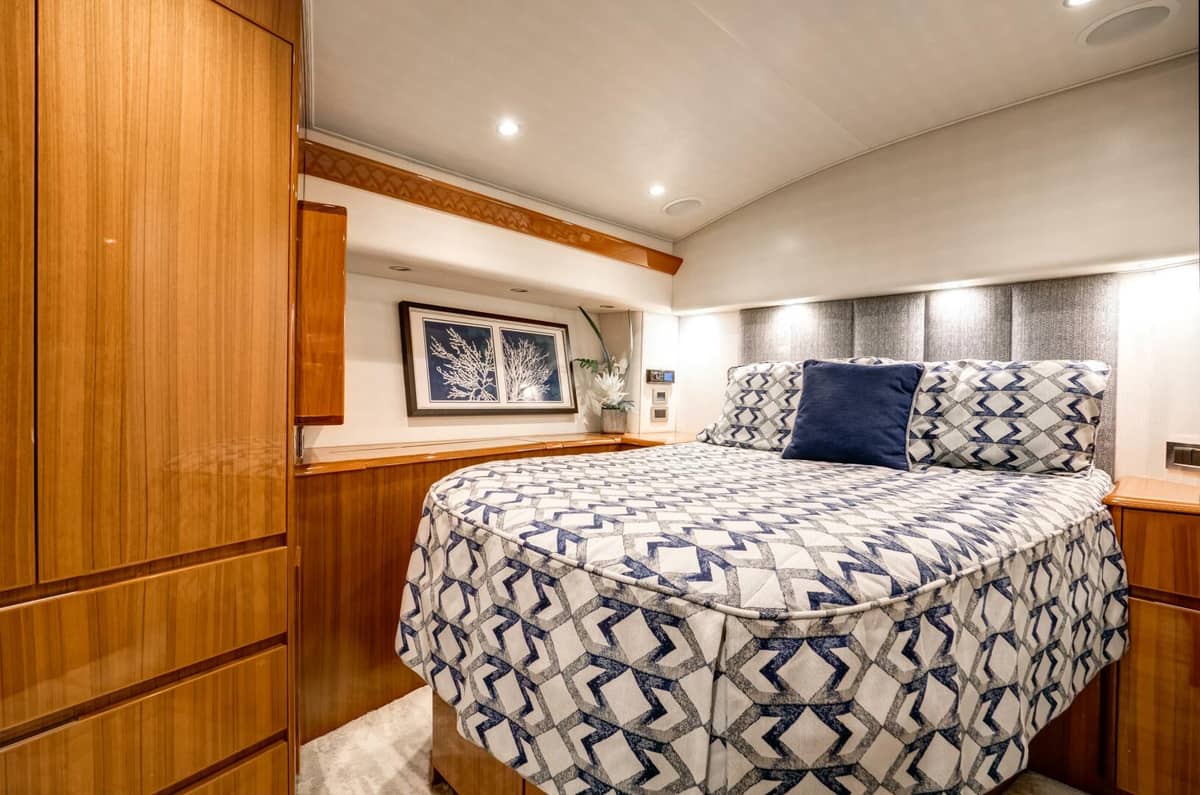 2018 Viking 48 Convertible "Dorothy Marie" photo 9
