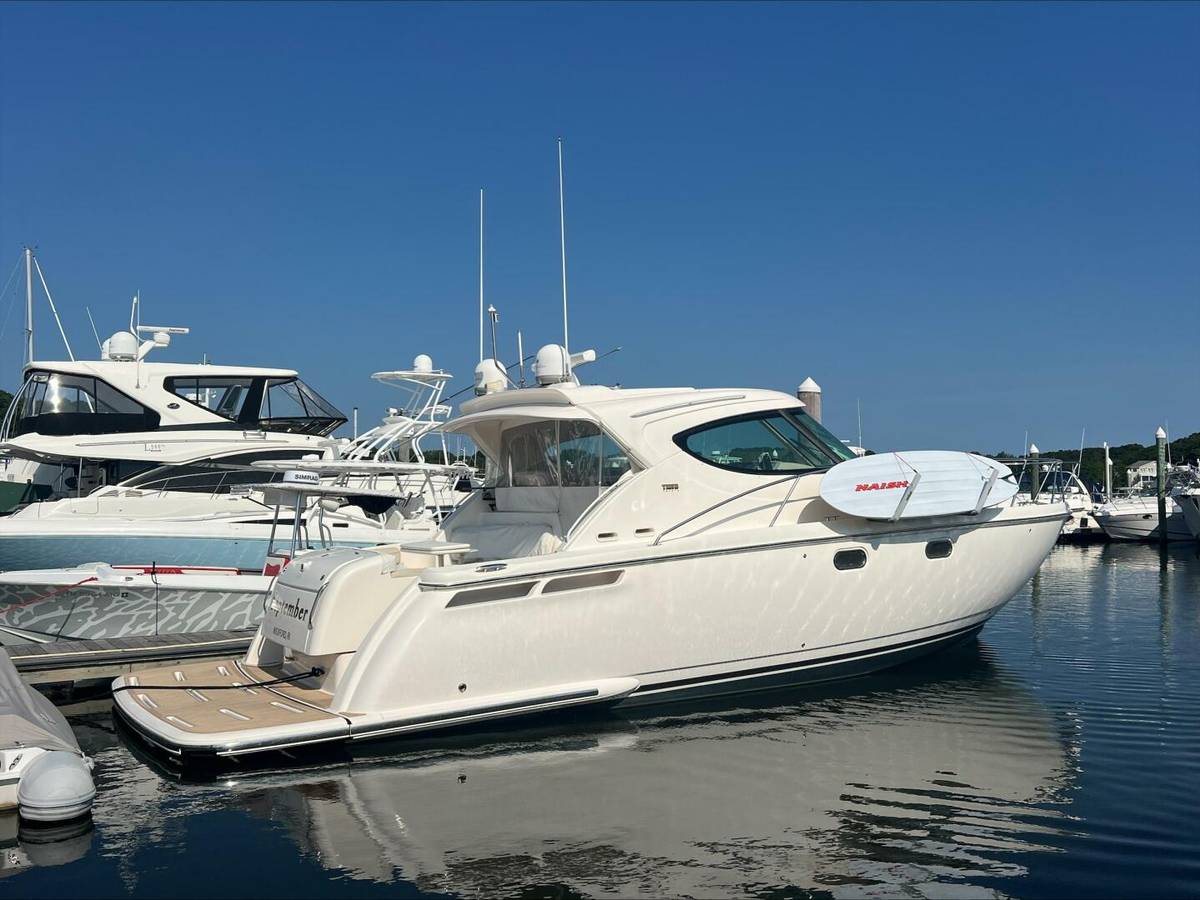 2013 Tiara Yachts 4500 Sovran "SEPTEMBER" photo 4