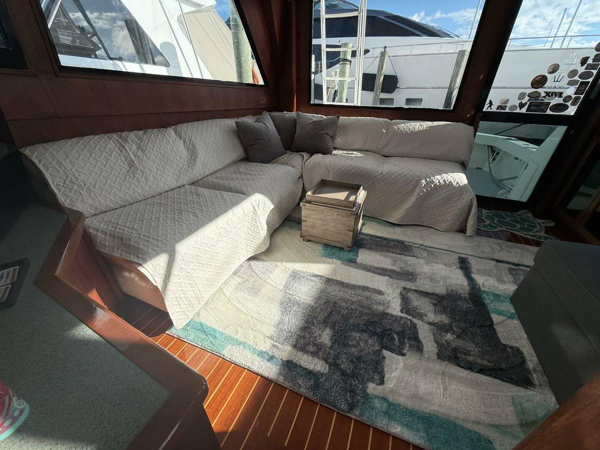 1989 Viking 45 Convertible "Wild Life" photo 26