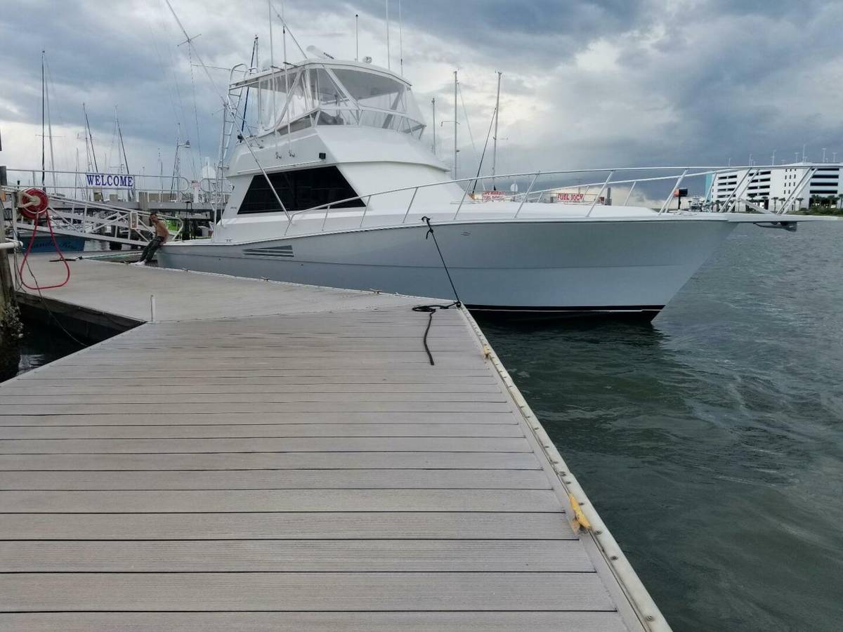 1989 Viking 45 Convertible "Wild Life" photo 2