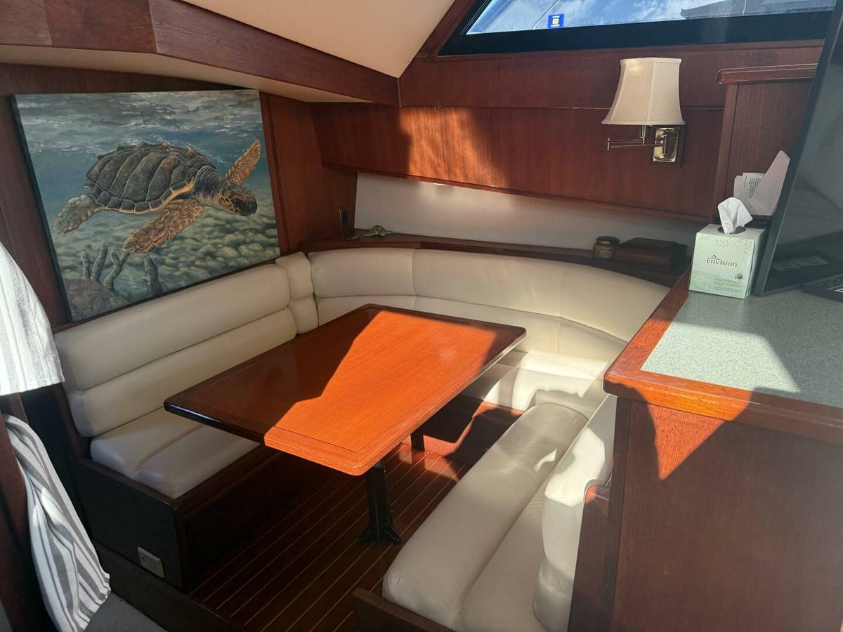 1989 Viking 45 Convertible "Wild Life" photo 29