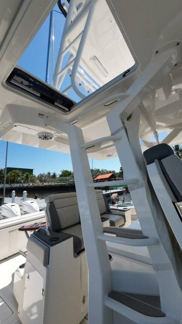 2022 Pursuit S428 "HAPPY HOUR" photo 16